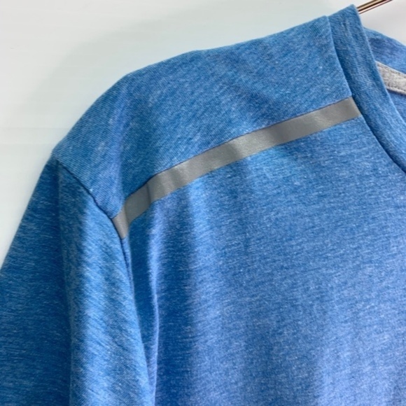 Active & Co Tee Reflective Running T Shirt Mens XL Blue Zip Key Pocket T Shirt - Picture 4 of 8